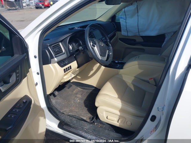 Toyota Highlander Limited Platinum 2017 5TDDZRFH5HS436148 Image 5