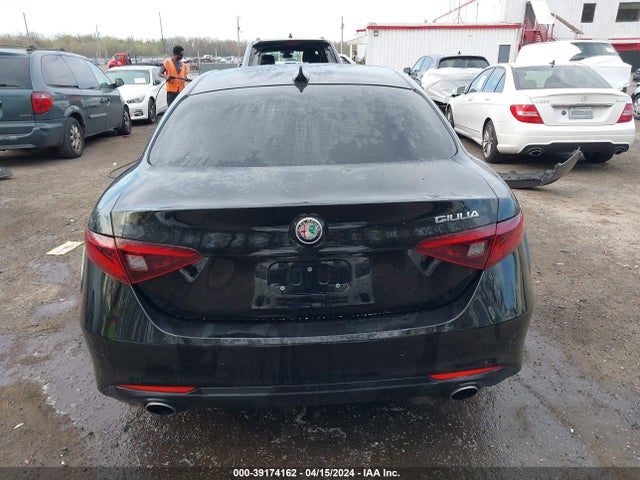 Alfa Romeo Giulia Ti Rwd 2017 ZARFAECN1H7553745 Image 16