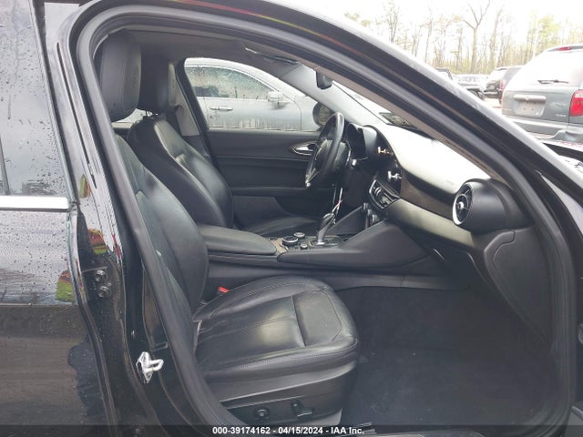 ZARFAECN1H7553745 Alfa Romeo Giulia Ti Rwd