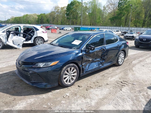 Toyota CAMRY LE 2018 4T1B11HK0JU632536 Image 2