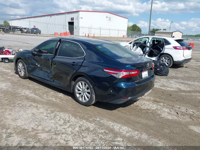 Toyota CAMRY LE 2018 4T1B11HK0JU632536 Image 3