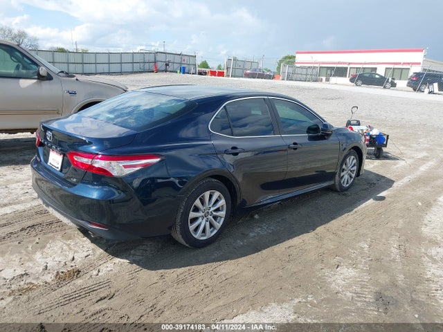 Toyota CAMRY LE 2018 4T1B11HK0JU632536 Image 4