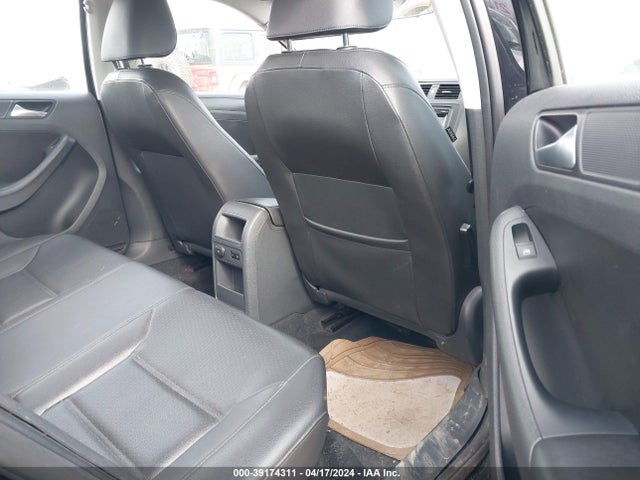 3VWD17AJ8EM274322 Volkswagen Jetta 1.8t Se