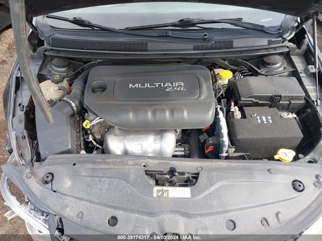 1C3CCCABXGN102154 Chrysler 200 Limited