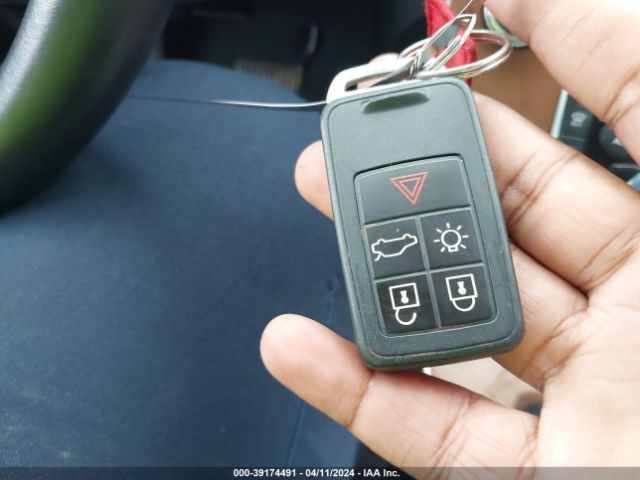LYV402TMXHB143581 Volvo S60 Inscription T5 Platinum