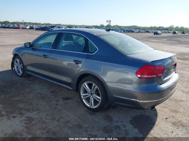 1VWCS7A3XFC043449 Volkswagen Passat 1.8t Sel Premium