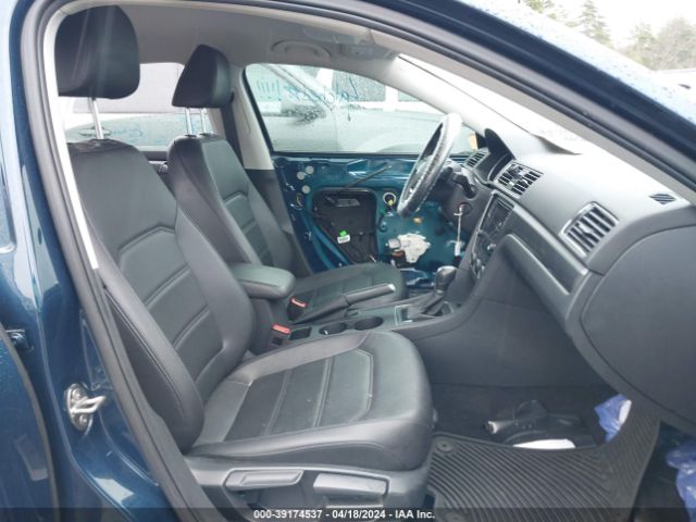 1VWAA7A37JC044111 Volkswagen Passat 2.0t R-line/2.0t S