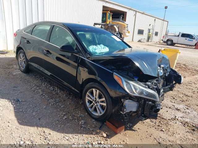 Hyundai SONATA SE 2015 5NPE24AF0FH011635 Image 1