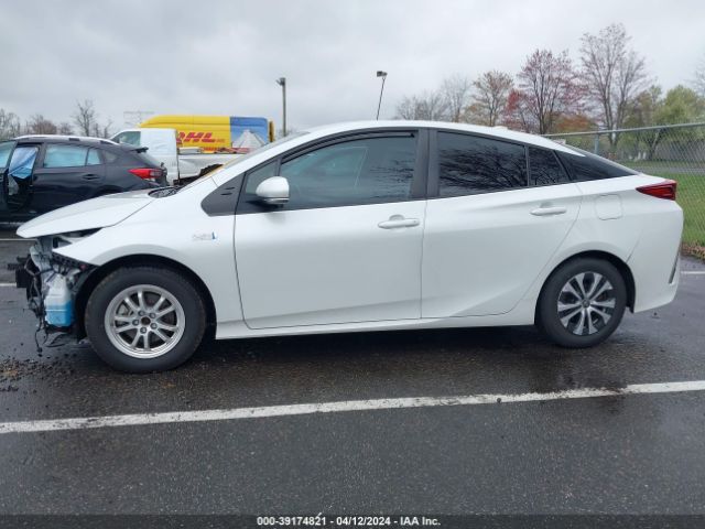 JTDKAMFP7M3172693 Toyota Prius Prime Xle