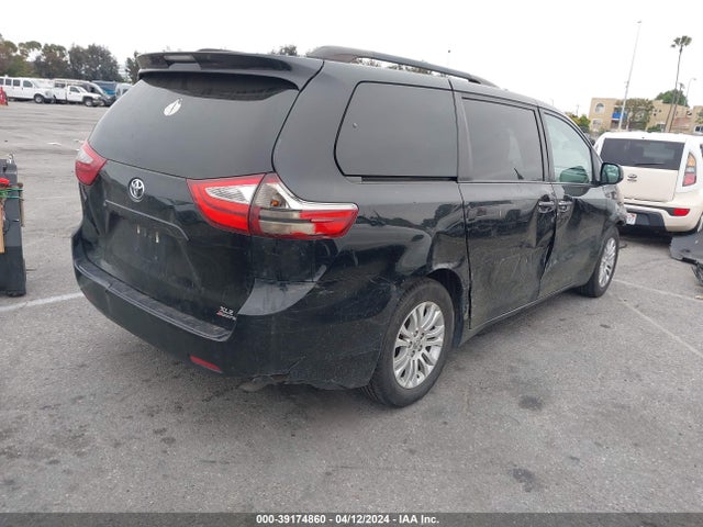 Toyota Sienna Xle 8 Passenger 2017 5TDYZ3DC6HS827721 Image 4