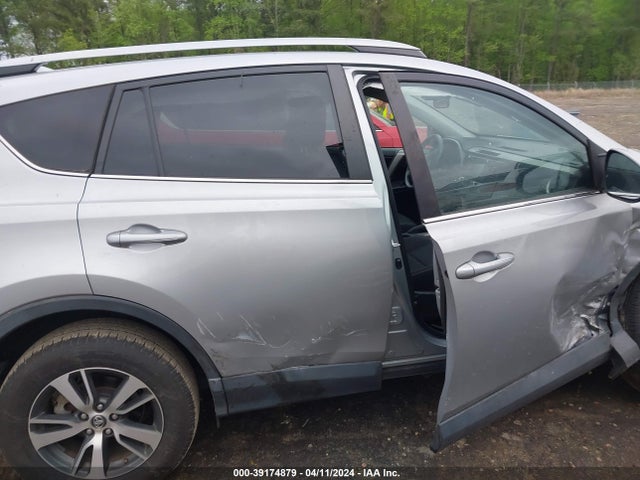Toyota Rav4 Xle 2018 2T3WFREV0JW491555 Image 13
