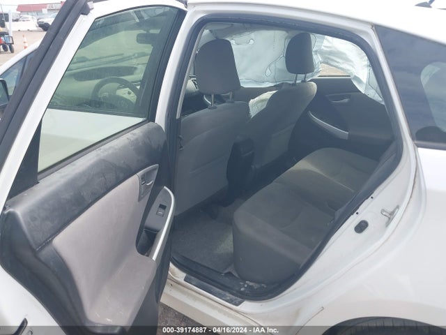 Toyota Prius Two 2014 JTDKN3DU2E0361424 Image 8