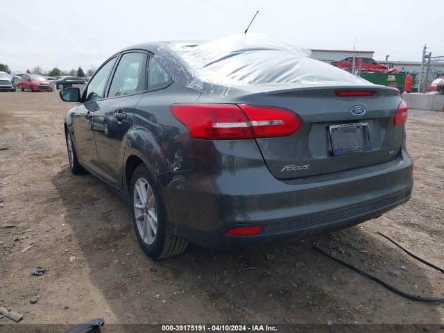 Ford FOCUS SE 2018 1FADP3F2XJL206147 Image 3