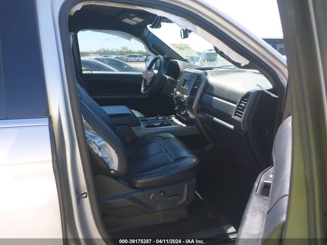 1FMJK1HT6JEA18876 Ford Expedition Max Xlt
