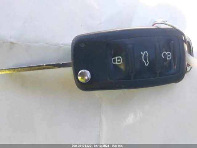 1VWAT7A37EC063757 Volkswagen Passat 1.8t S