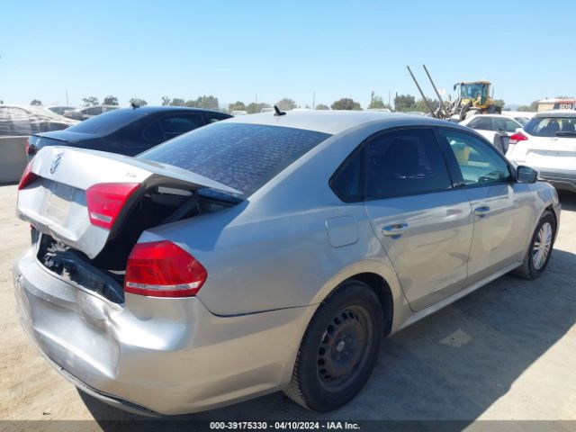 1VWAT7A37EC063757 Volkswagen Passat 1.8t S
