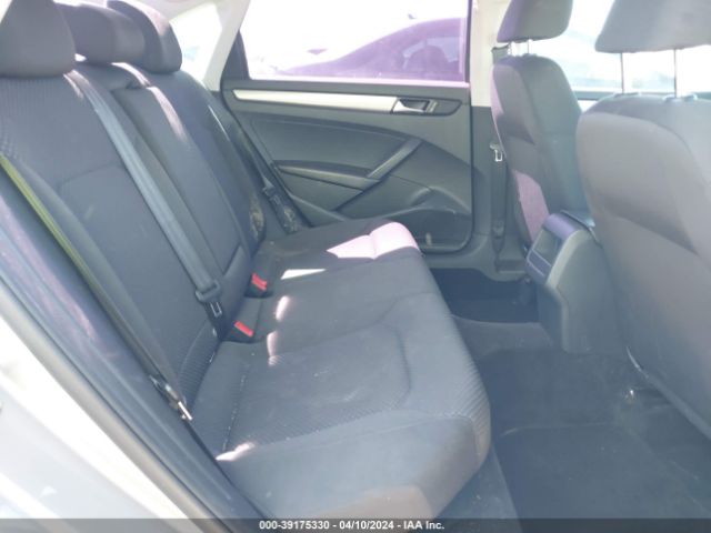 1VWAT7A37EC063757 Volkswagen Passat 1.8t S