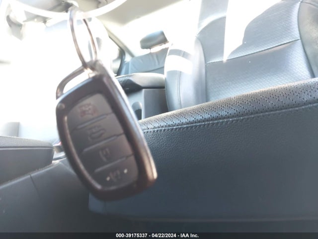 39175337 :رقم المزاد ، KMHD84LF9HU076804 vin ، 2017 Hyundai Elantra Limited مزاد بيع