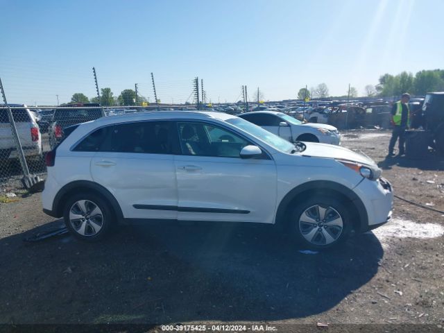 KNDCB3LCXK5242007 KIA NIRO LX
