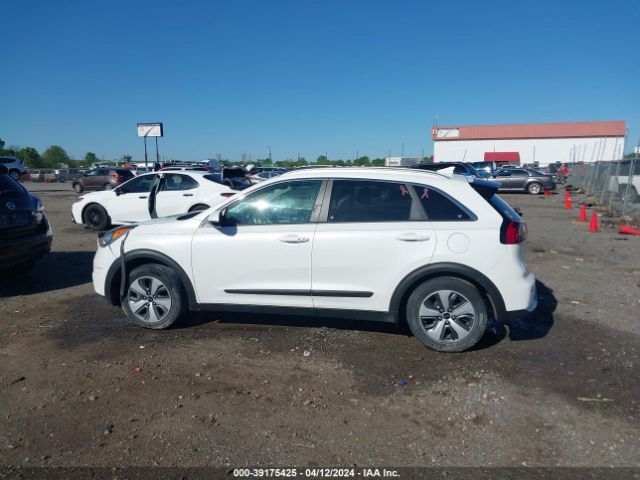 KNDCB3LCXK5242007 KIA NIRO LX
