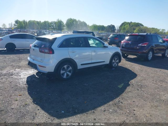 KNDCB3LCXK5242007 KIA NIRO LX