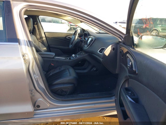 Chrysler 200 C 2015 1C3CCCCG5FN515137 Image 5