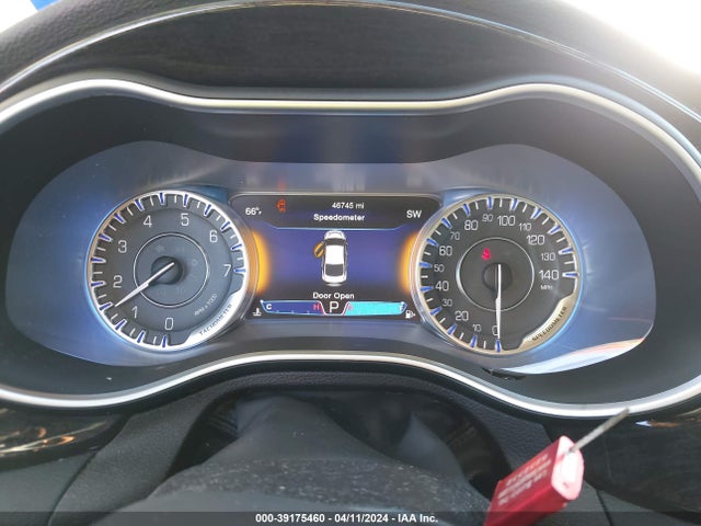 Chrysler 200 C 2015 1C3CCCCG5FN515137 Image 7