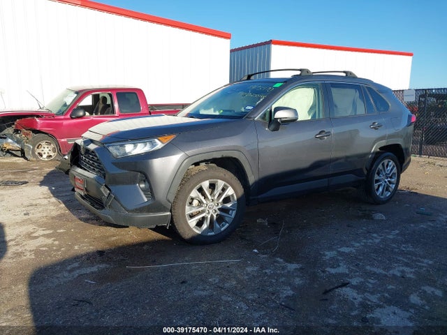 Toyota Rav4 Xle Premium 2021 JTMC1RFV3MD061990 Image 2