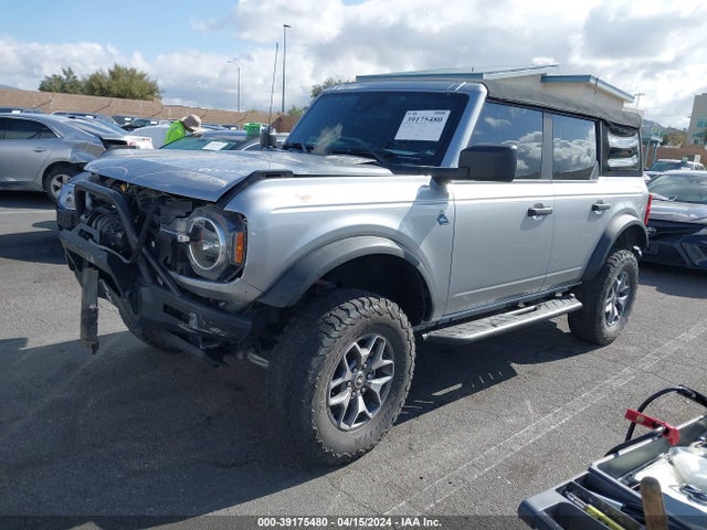 Ford Bronco Black Diamond 2021 1FMEE5BH0MLA79306 Image 2