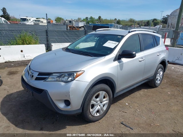 Toyota RAV4 LE 2014 JTMZFREV4ED035400 Image 2