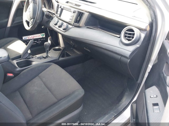 Toyota RAV4 LE 2014 JTMZFREV4ED035400 Image 5