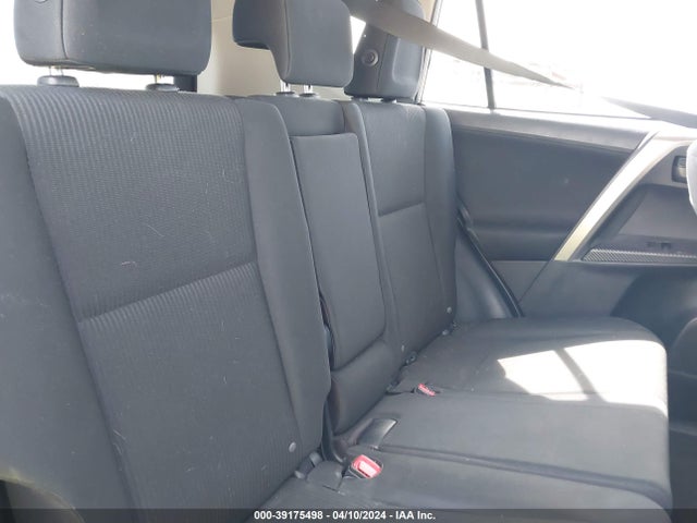 Toyota RAV4 LE 2014 JTMZFREV4ED035400 Image 8