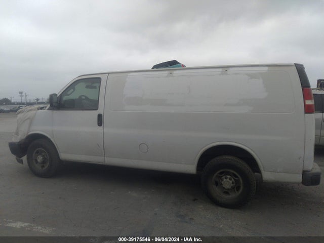 Chevrolet Express 2500 Work Van 2017 1GCWGAFF5H1210171 Image 14