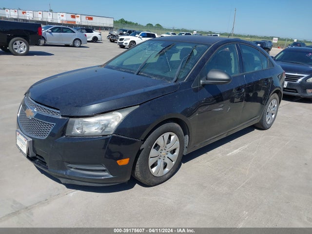 Chevrolet Cruze Ls Auto 2014 1G1PA5SG7E7141366 Image 2