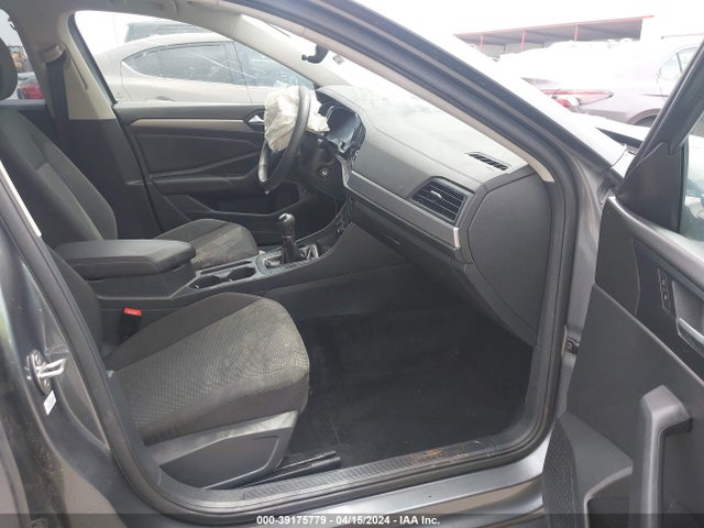3VWN57BU9KM115872 Volkswagen Jetta 1.4t S
