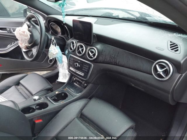 WDDSJ4EB0HN429599 Mercedes-Benz CLA 250