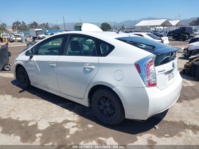 Toyota Prius Two 2015 JTDKN3DU4F0467178 Image 3