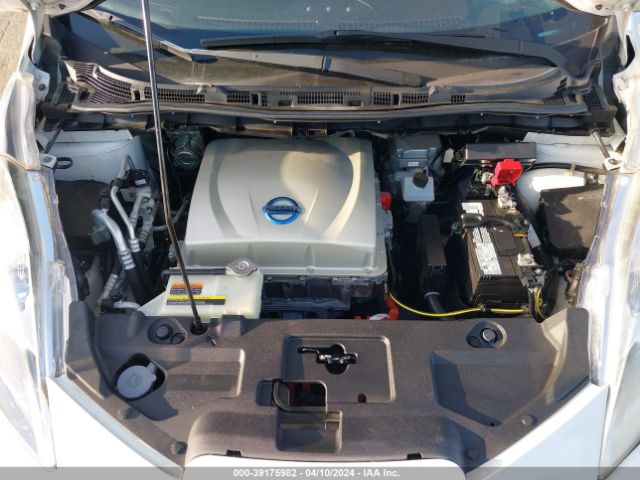 1N4AZ0CP2FC314135 Nissan LEAF SV