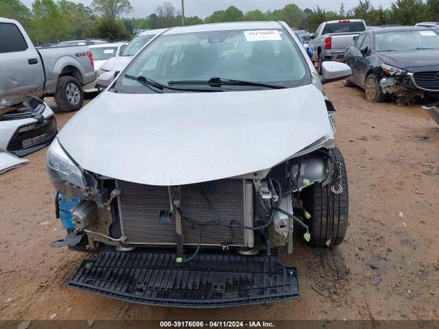 Toyota Corolla Xle 2018 5YFBURHE8JP825177 Image 12