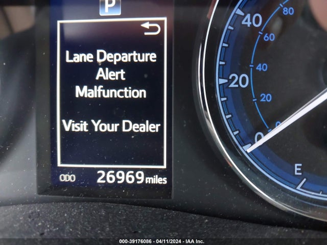 Toyota Corolla Xle 2018 5YFBURHE8JP825177 Image 15