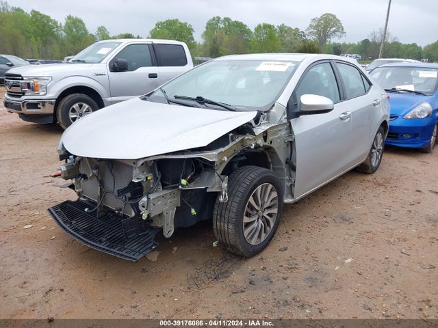 Toyota Corolla Xle 2018 5YFBURHE8JP825177 Image 2
