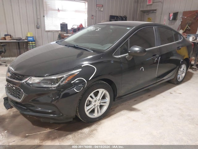 Chevrolet Cruze Lt Auto 2018 1G1BE5SM2J7235962 Image 2