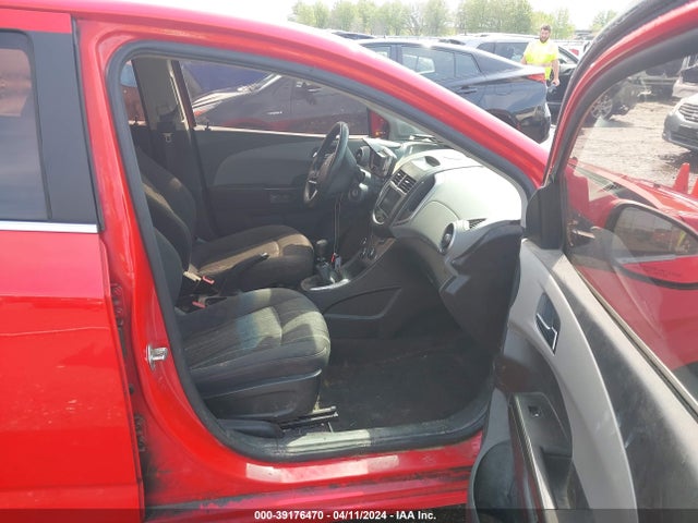 1G1JD6SB6E4130125 Chevrolet Sonic Lt Manual
