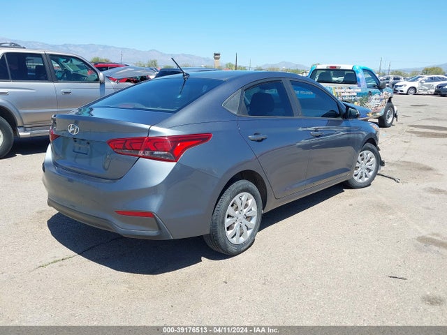 Hyundai ACCENT SE 2018 3KPC24A38JE030198 Image 4