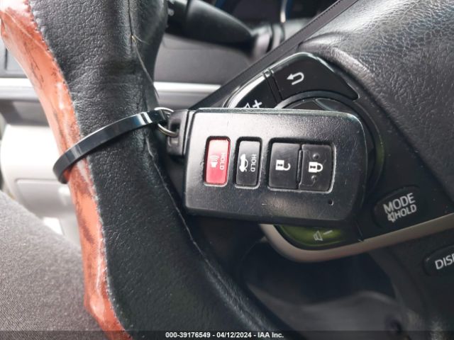 4T1BD1FK8EU135640 Toyota Camry Hybrid Le