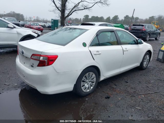 4T1BD1FK8EU135640 Toyota Camry Hybrid Le