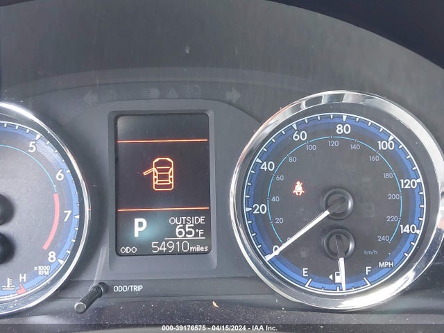 Toyota COROLLA LE 2018 5YFBURHE9JP844028 Image 16