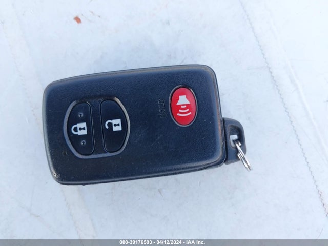Toyota Prius V Three 2014 JTDZN3EUXE3334239 Image 11
