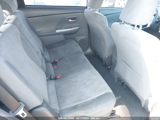 Toyota Prius V Three 2014 JTDZN3EUXE3334239 Image 8