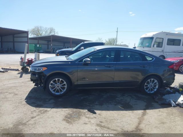 3FA6P0MUXKR110601 Ford Fusion Hybrid Sel